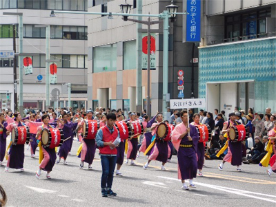 山に筍狩りにいく父