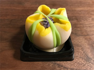上生菓子の練りきり「節分草」
